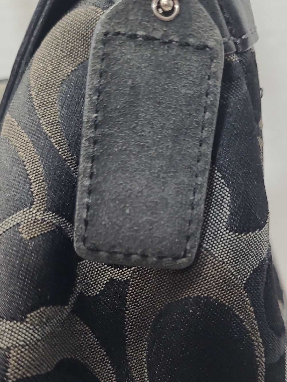 Coach Chelsea Signature C Optic Hobo - Picture 6 of 16